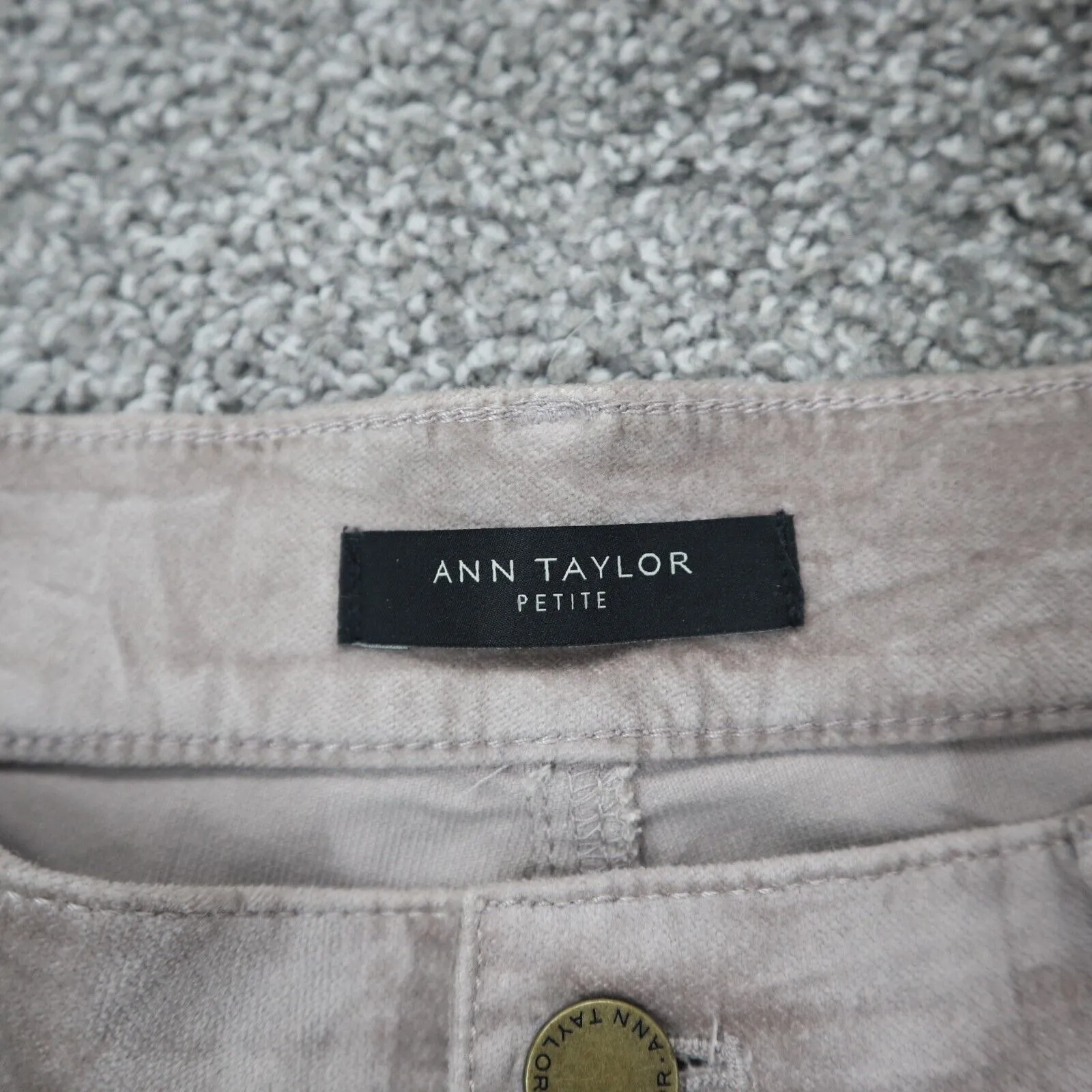 Ann Taylor Womens Stretch Modern Fit Skinny Capri Pants Mid Rise Beige Size 4P