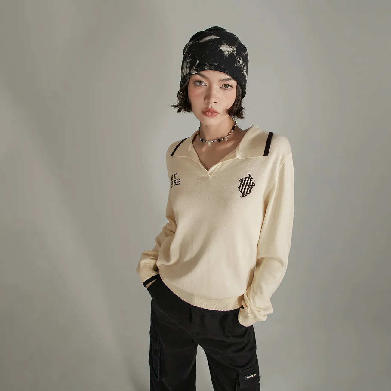 Lettering Open Collar Knit Sweater