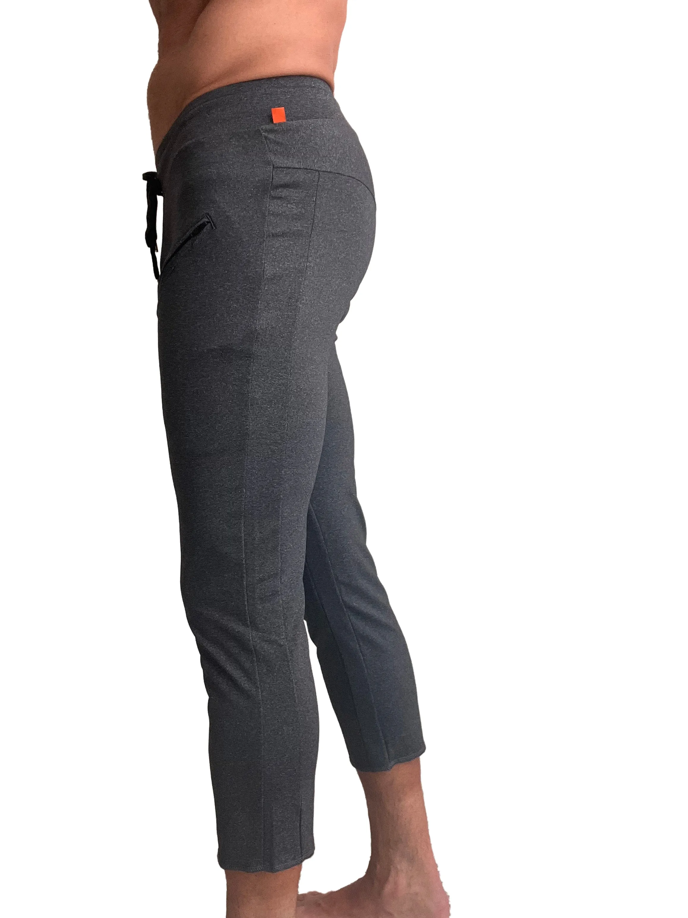 PERFORMANCE Premium Mens 4/5 Zipper Pocket Capri Yoga Pants (Charcoal Heather)